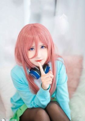 伸到同桌胸罩里摸她奶_剧情片高清视频播放